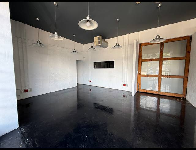 228M² OFFICE TO LET IN MILPARK